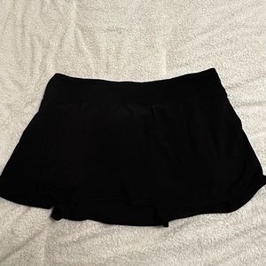 NWOT Lululemon Pace Rival Mid-Rise Skirt in Black size 12